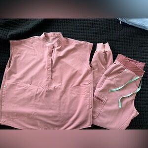 Mauve Figs scrub set